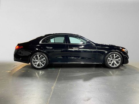 Used 2026 Mercedes-Benz E 350 4MATIC Sedan image 2