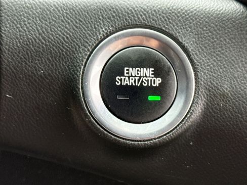 Used 2018 GMC Terrain SLE w/ Driver Convenience Package AWD/4WD image 9