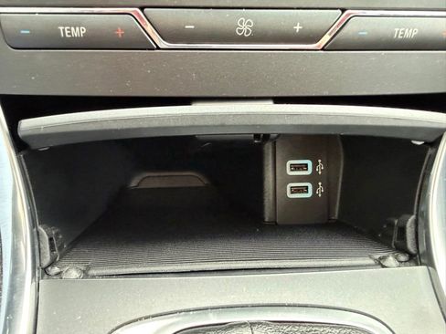 Used 2016 Ford Edge Titanium w/ Equipment Group 301A AWD/4WD image 23