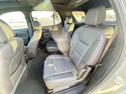 Used 2023 Chevrolet Traverse RS image 25