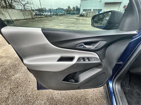 Used 2022 Chevrolet Equinox LS w/ LS Convenience Package image 21