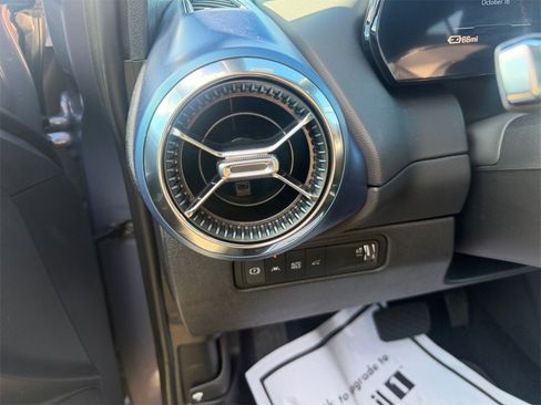 New 2026 Chevrolet Equinox EV LT image 31