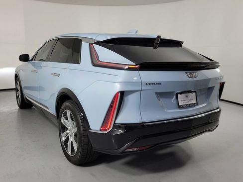 Certified 2024 Cadillac Lyriq Tech RWD image 4