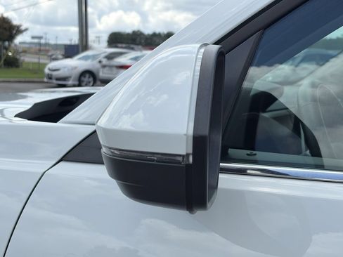Certified 2025 Volkswagen Atlas SE FWD image 31