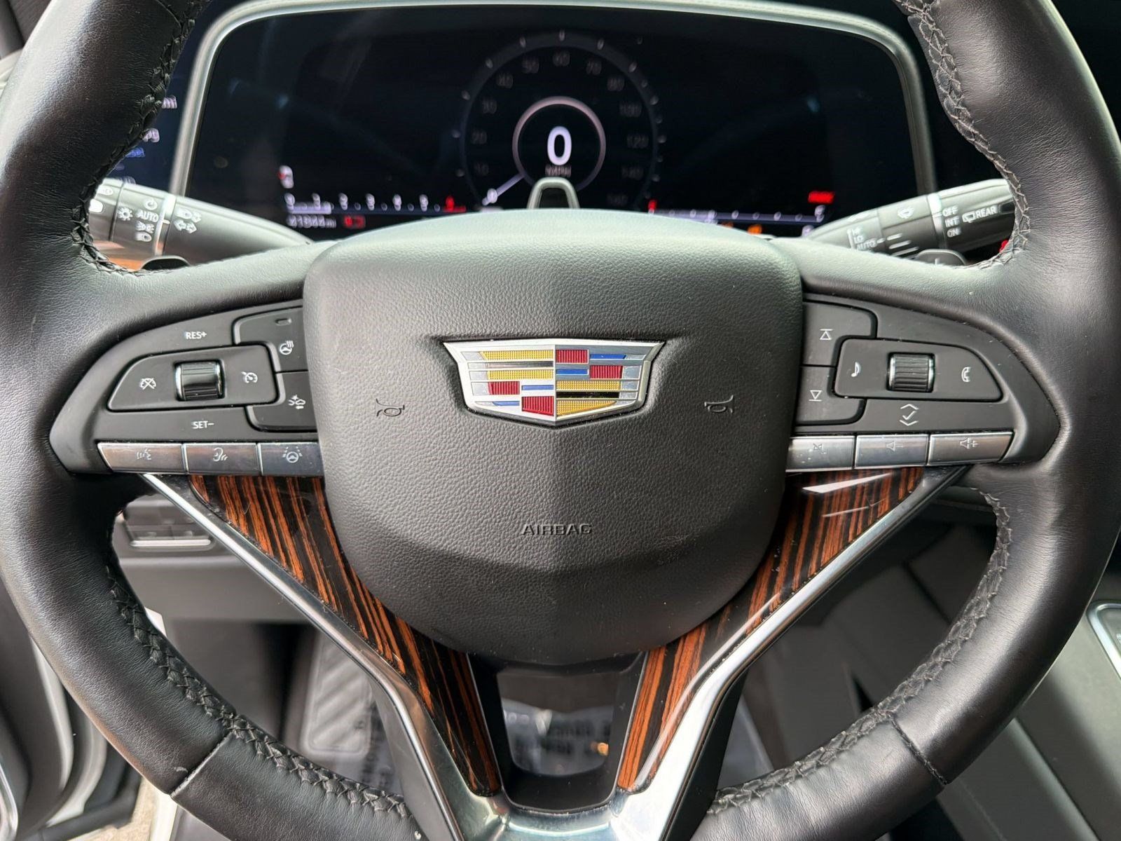 Used 2024 Cadillac Escalade Premium Luxury w/ Performance Package AWD/4WD image 11