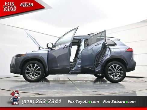 Used 2023 Toyota Corolla Cross XLE w/ Convenience Package AWD/4WD image 32