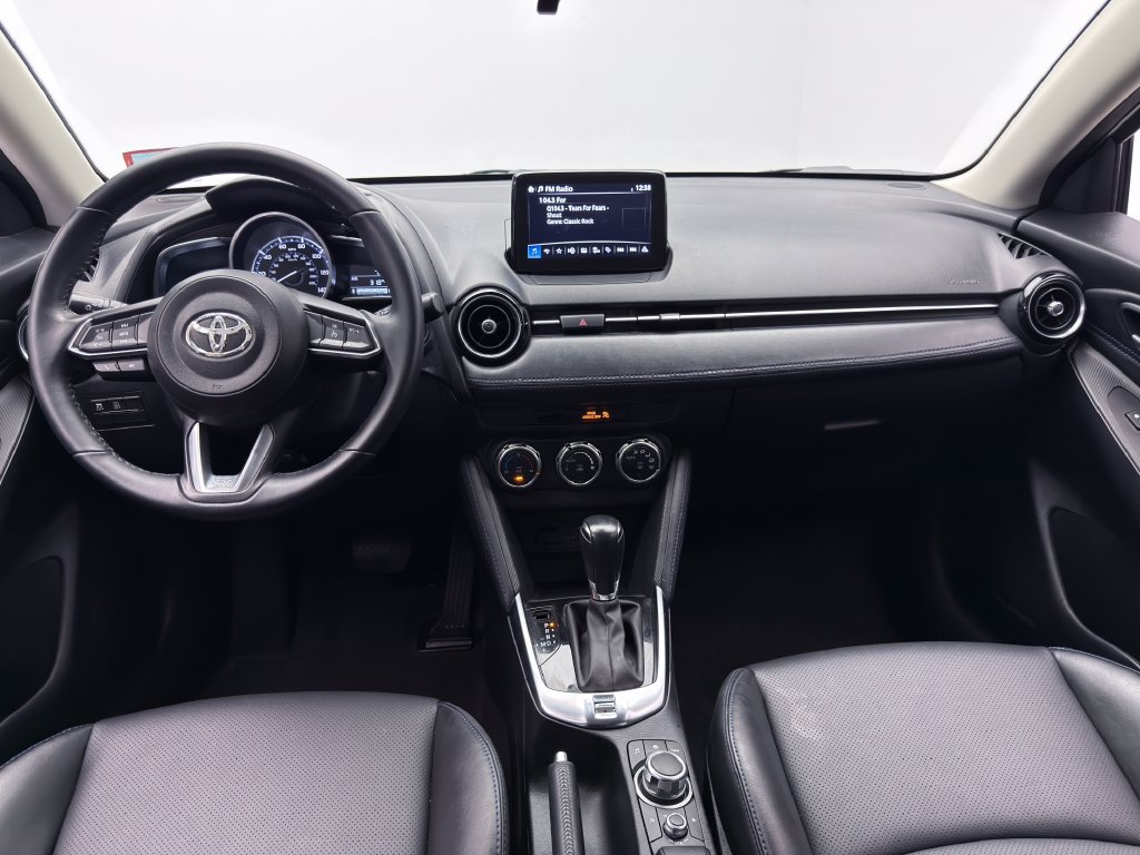 Used 2020 Toyota Yaris XLE FWD image 31