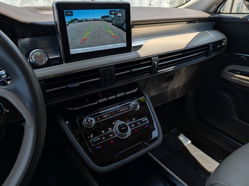 Used 2021 Lincoln Corsair FWD w/ Convenience Package image 31