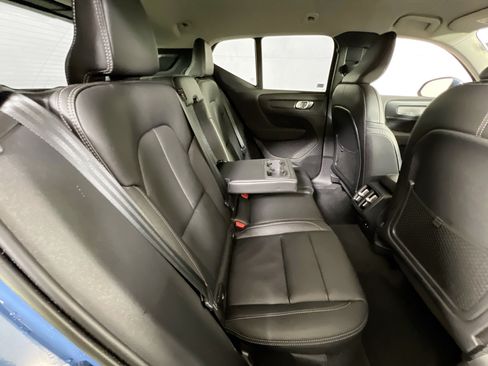 Used 2023 Volvo XC40 B5 Core w/ Convenience Package AWD/4WD image 25