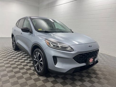 Used 2022 Ford Escape SE w/ SE Sport Appearance Package image 1