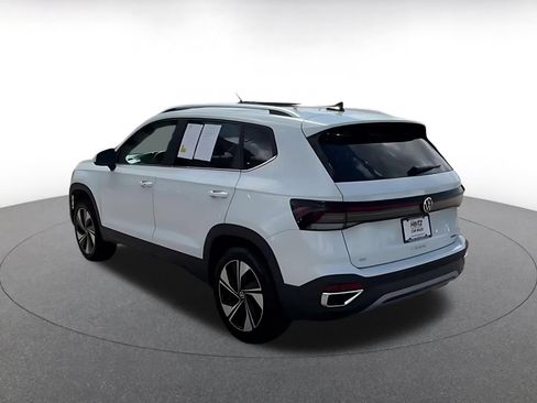 Used 2026 Volkswagen Taos SE AWD/4WD image 10