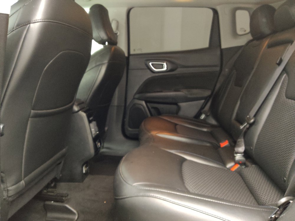 Used 2022 Jeep Compass Latitude FWD image 18