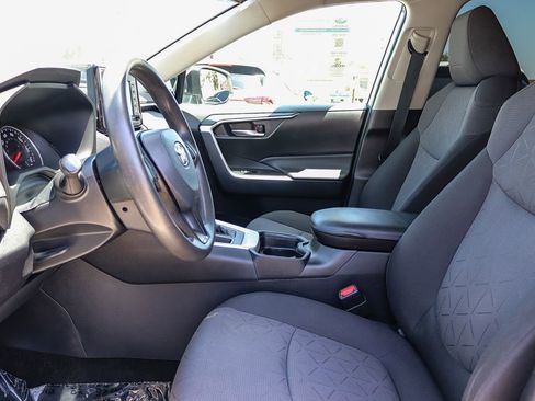 Used 2021 Toyota RAV4 XLE w/ Carpet Mat Package (TMS) FWD image 20