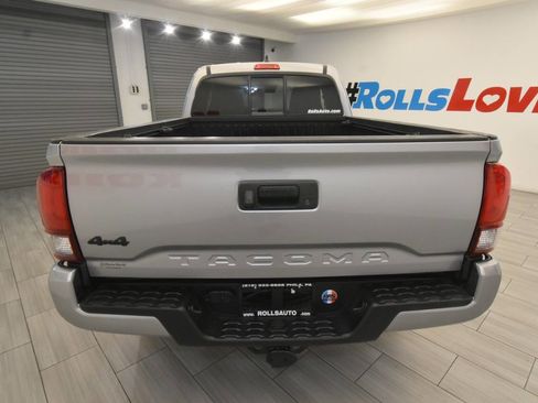 Used 2020 Toyota Tacoma SR w/ SX Package AWD/4WD image 4
