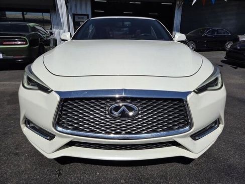 Used 2017 INFINITI Q60 Red Sport 400 image 2