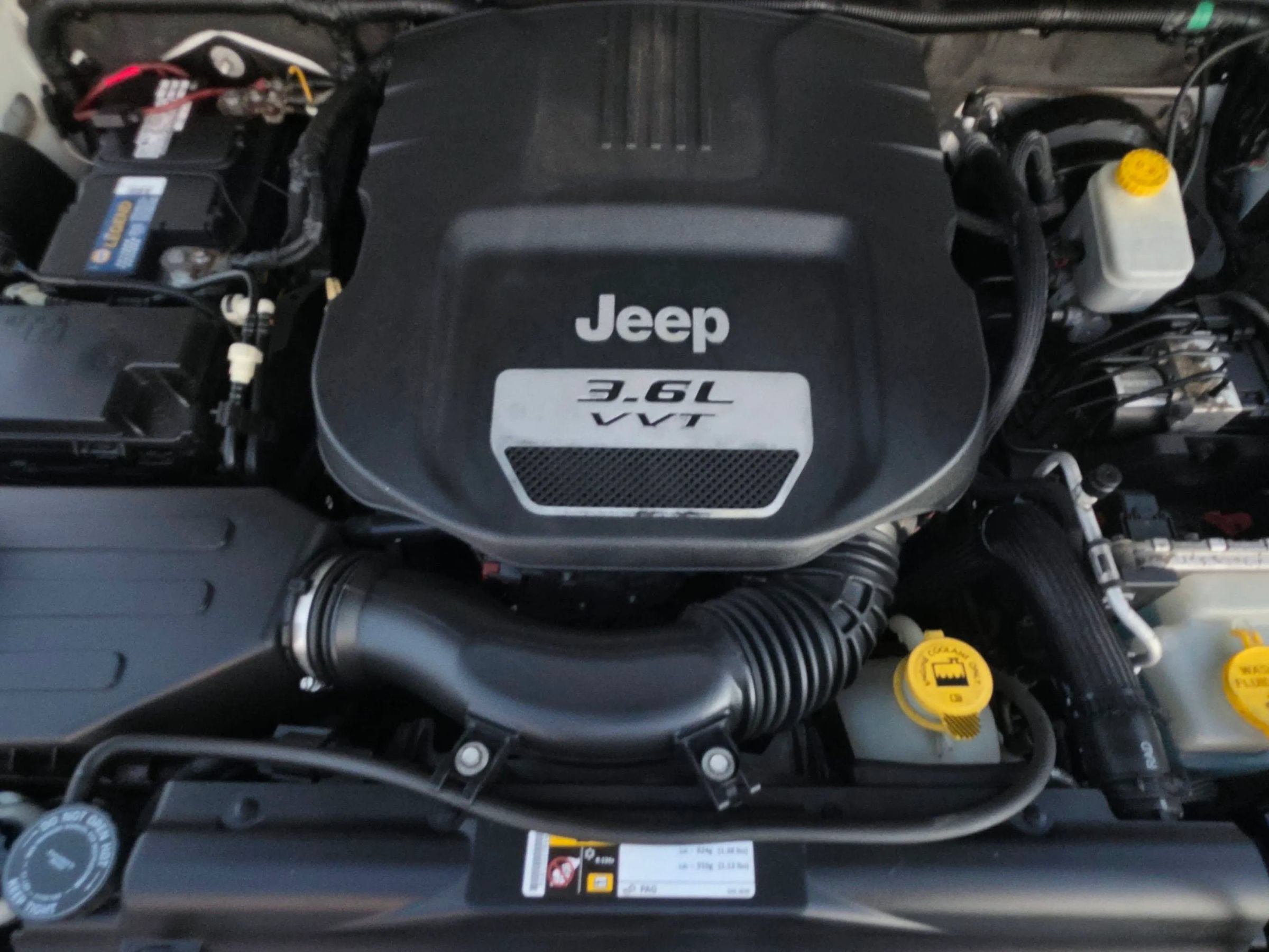 Used 2012 Jeep Wrangler Unlimited Sahara w/ Dual Top Group AWD/4WD image 32