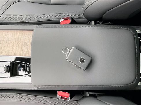 New 2026 Volvo XC90 B5 Plus image 35