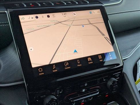 New 2025 Jeep Grand Cherokee Limited w/ Black Appearance Package image 13