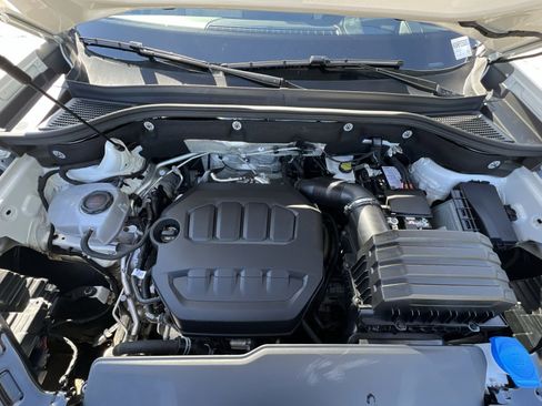 Used 2025 Volkswagen Atlas SEL Premium R-Line image 31