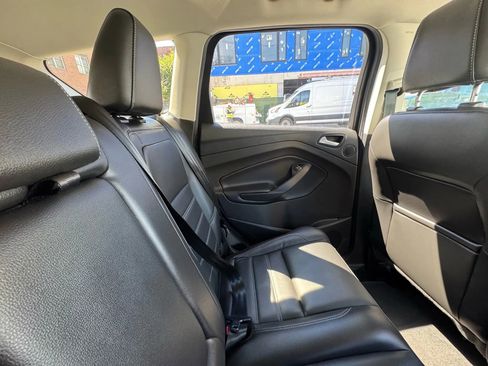 Used 2017 Ford Escape Titanium image 32