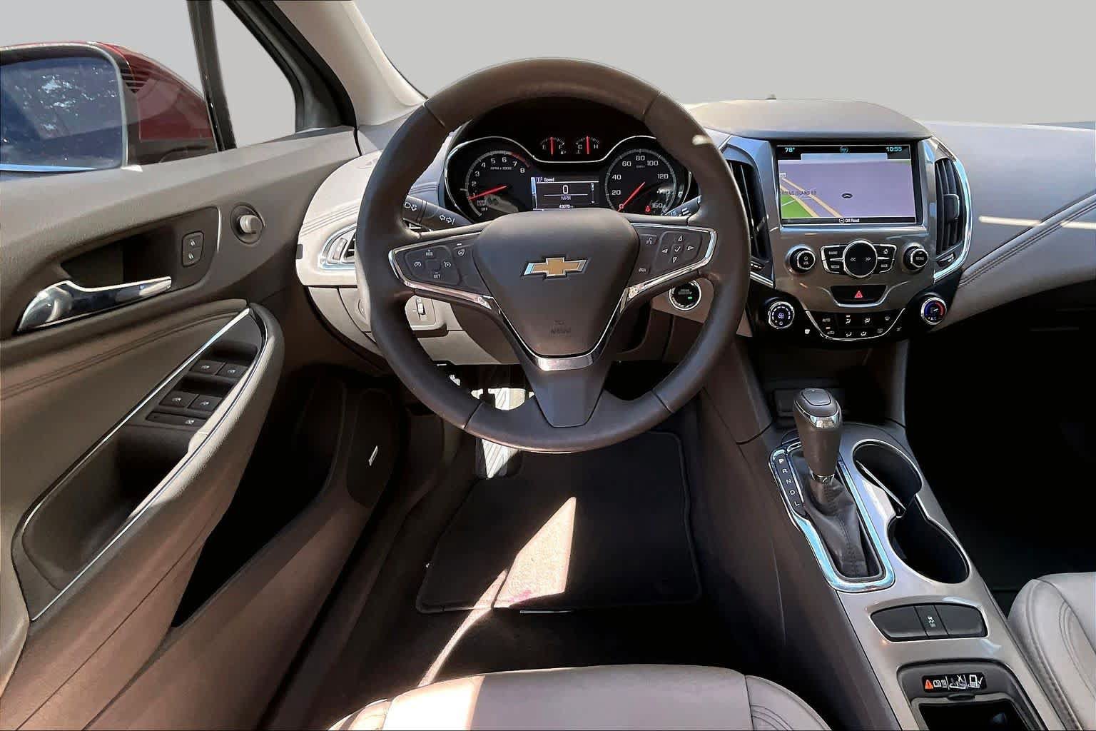 Used 2017 Chevrolet Cruze Premier FWD image 6