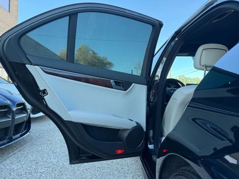 Used 2009 Mercedes-Benz C 350 Sport image 34