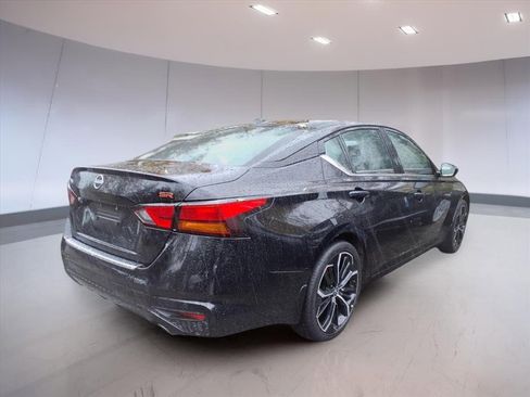 Used 2023 Nissan Altima 2.5 SR image 4