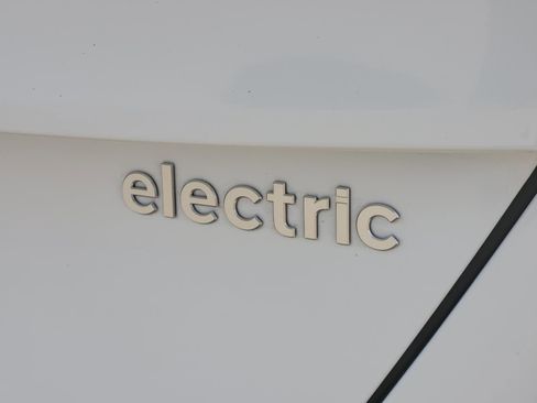 Certified 2025 Hyundai Kona SE FWD image 5