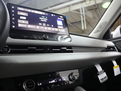 New 2026 Mitsubishi Outlander SE AWD/4WD image 12