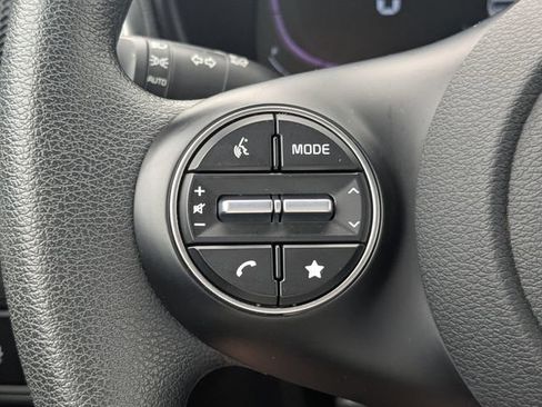 Certified 2025 Kia Soul LX w/ LX Technology Package FWD image 26