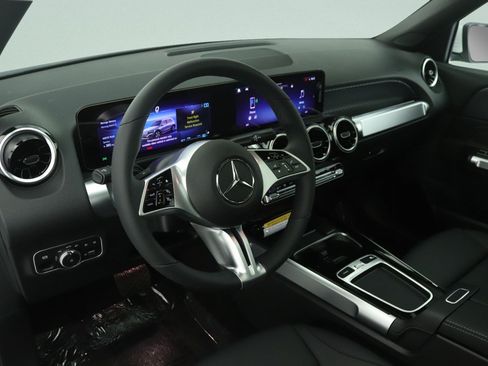 New 2026 Mercedes-Benz GLB 250 image 4