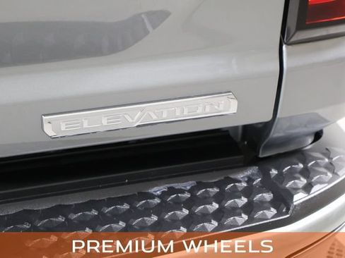 Used 2024 GMC Canyon Elevation AWD/4WD image 9