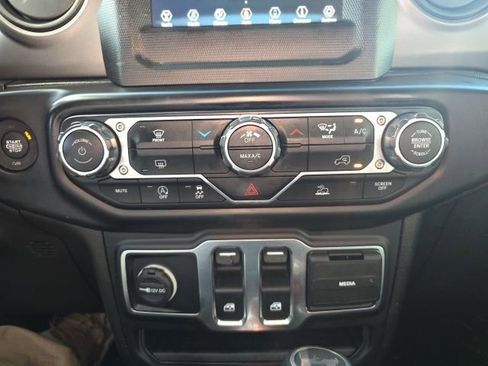 Used 2023 Jeep Wrangler Sport AWD/4WD image 19