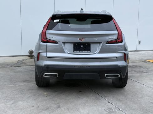 Used 2024 Cadillac XT4 Premium Luxury image 8