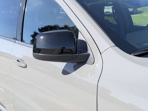 Used 2025 Dodge Durango GT AWD/4WD image 7