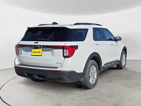 Used 2025 Ford Explorer Active image 5