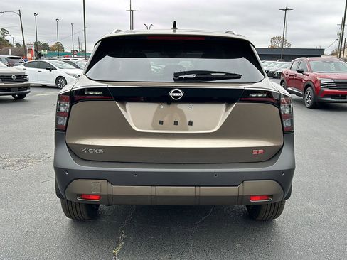 New 2026 Nissan Kicks SR image 5