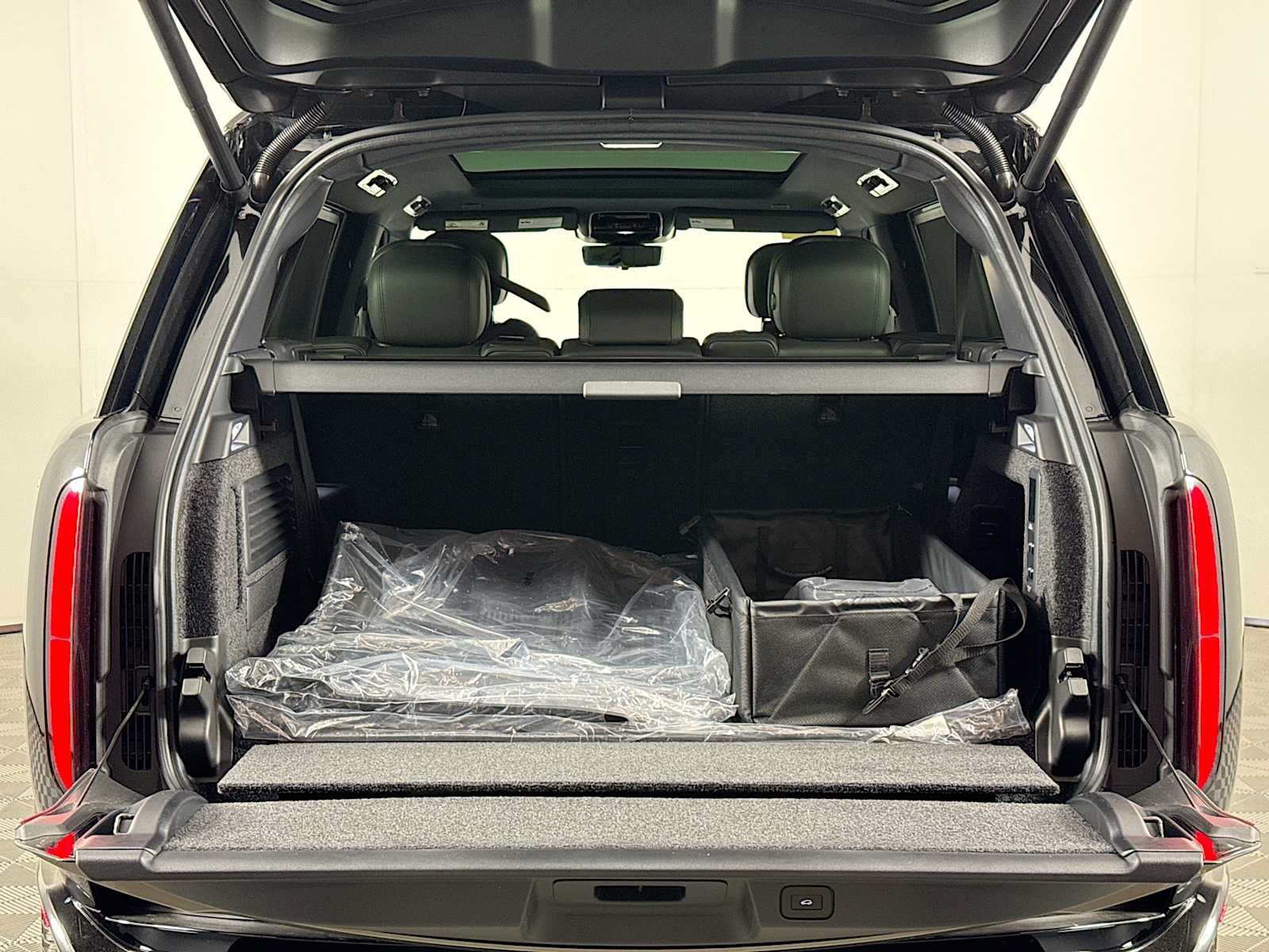 New 2026 Land Rover Range Rover Long Wheelbase SE AWD/4WD image 27