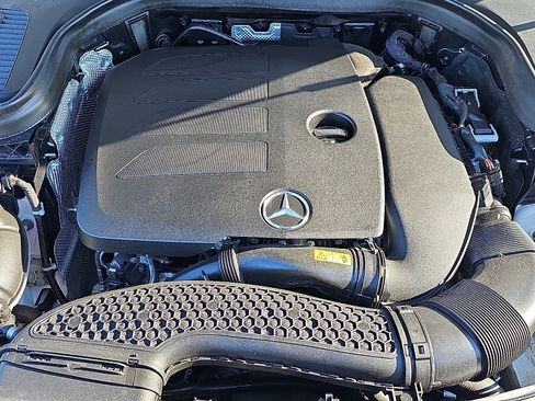 Used 2022 Mercedes-Benz GLC 300 4MATIC image 30