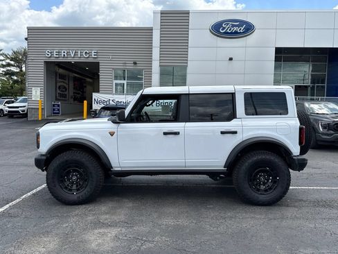 New 2026 Ford Bronco Badlands w/ Sasquatch Package AWD/4WD image 3