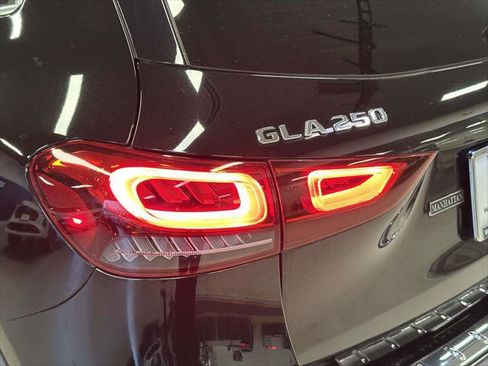 Used 2022 Mercedes-Benz GLA 250 4MATIC image 8