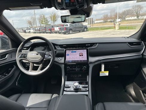 New 2024 Jeep Grand Cherokee Overland w/ Luxury Tech Group IV image 20