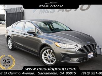 Used 2020 Ford Fusion SE image 1