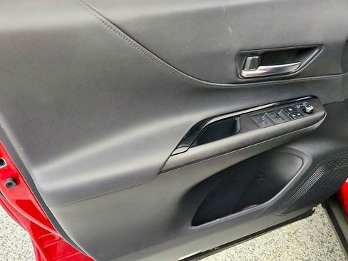 Used 2021 Toyota Venza LE image 10