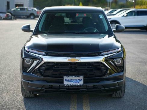 Used 2025 Chevrolet TrailBlazer LS w/ LS Convenience Package image 2