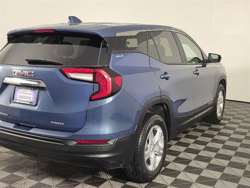 Used 2024 GMC Terrain SLE AWD/4WD image 4