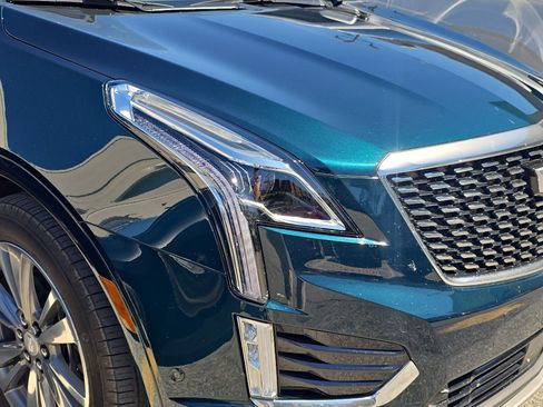 Used 2025 Cadillac XT5 Premium Luxury w/ Technology Package AWD/4WD image 9