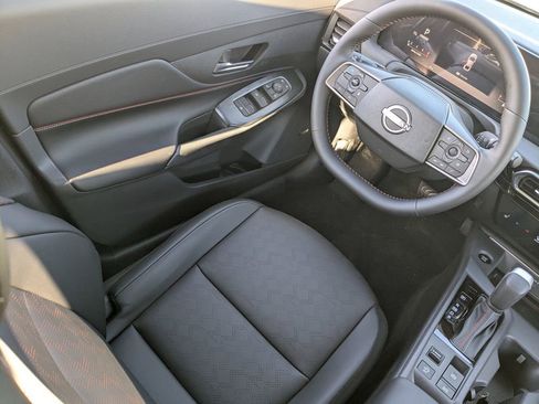 New 2026 Nissan Sentra SR w/ SR Premium Package FWD image 19