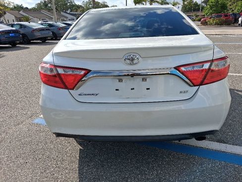 Used 2017 Toyota Camry SE FWD image 6