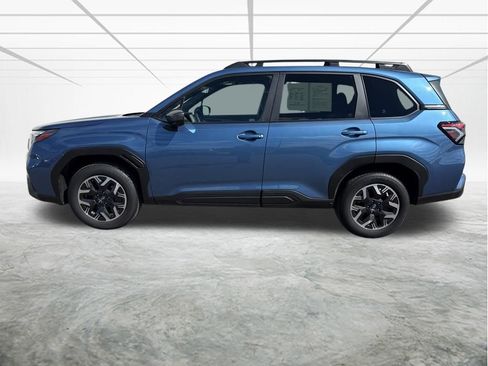 Used 2025 Subaru Forester Premium AWD/4WD image 2